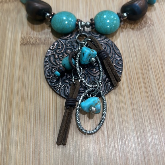 Beautiful Green Turquoise Spring Necklace - Picture 2 of 4
